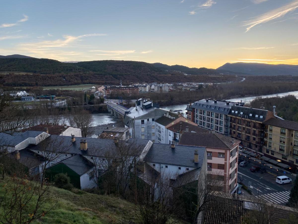 Prime Loft Pirineos Apartment Sabinanigo Bagian luar foto